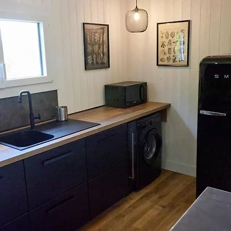 Le By Lb Et Lb * Μπον